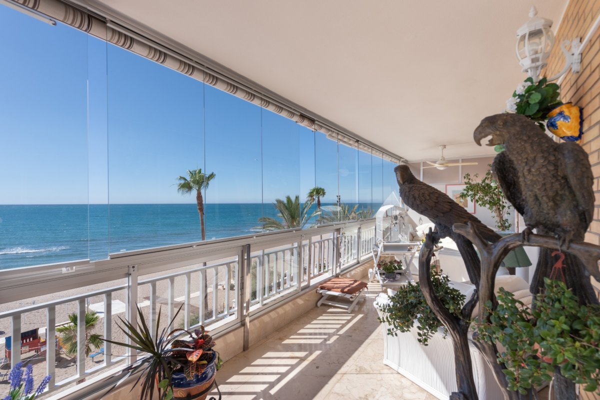 FRONT LINE BEACH APARTMENT, LOS BOLICHES, FUENGIROLA.